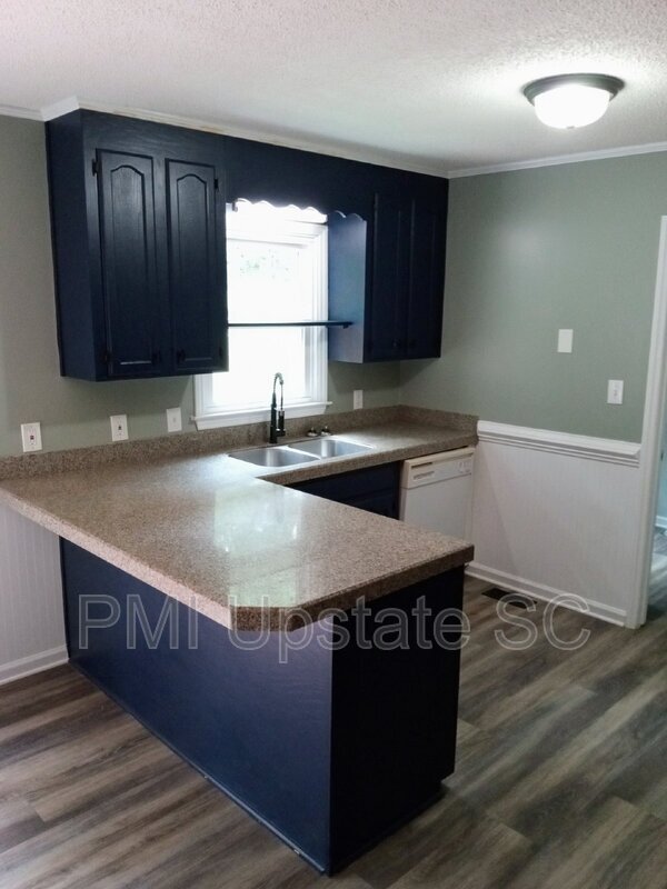 Foto del edificio - 4221 SC-5