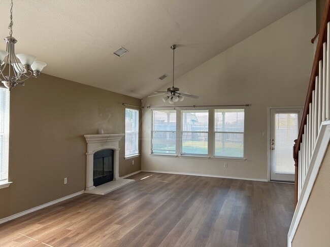 Building Photo - 4402 Golden Gate Dr