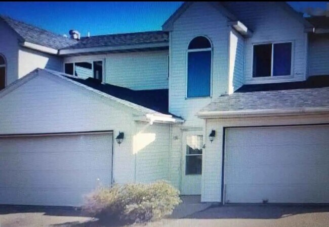Townhome 3 - 2425 Bostrom Ct
