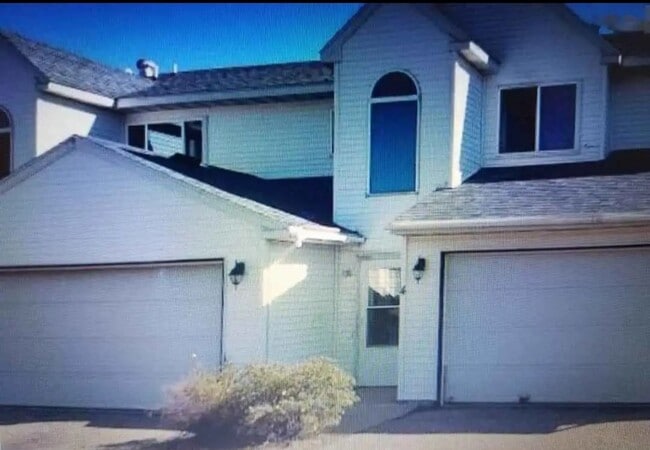 Townhome 3 - 2425 Bostrom Ct