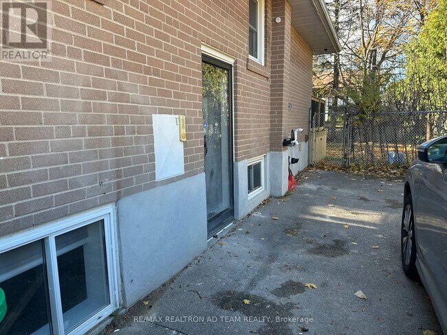 Building Photo - 2365 Bostock Crescent