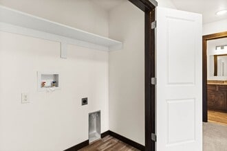 Building Photo - 673 Rookery Ln Building Photo - 673 Rookery Ln