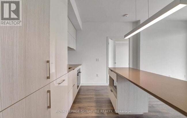 Building Photo - 15 Lower Jarvis St