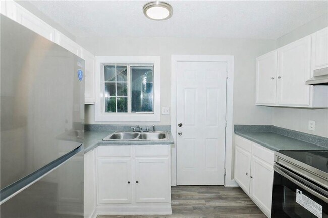 Foto del edificio - 2065 Alison Ct SW