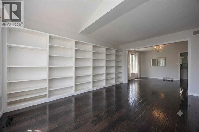 Building Photo - 2923 Stoney Creek Dr