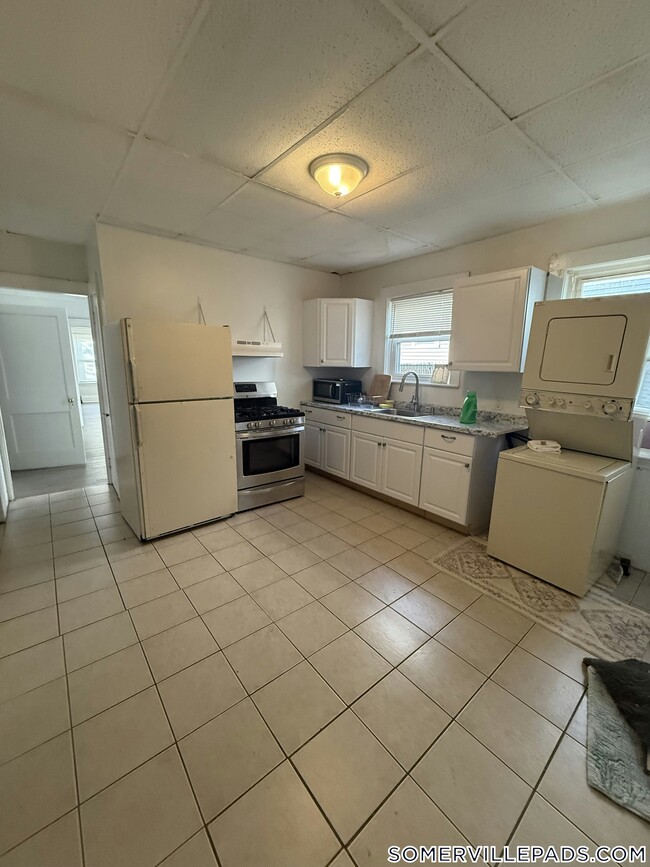 Building Photo - 63 Pinckney St