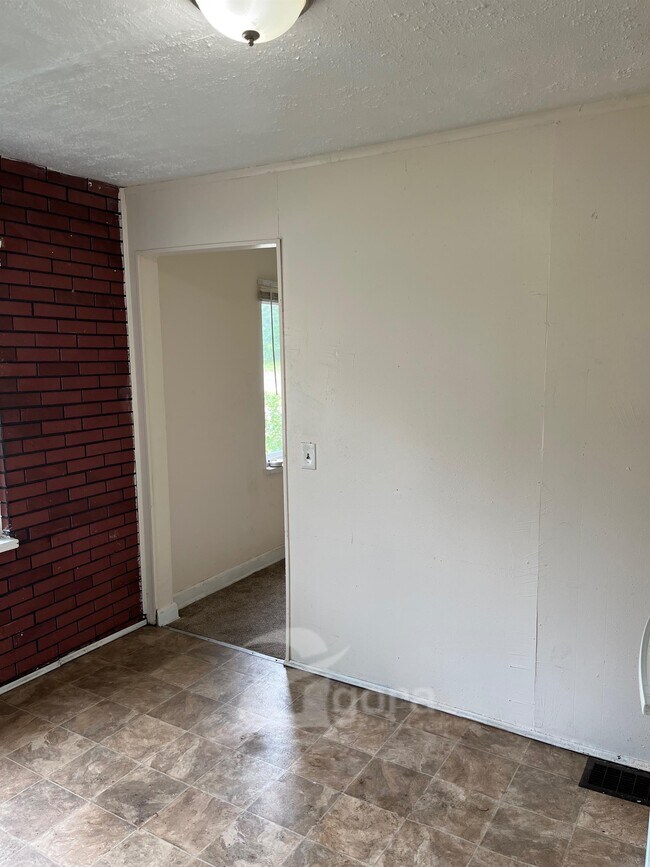 2706 Oxford Ave Unit 2, Trotwood, OH 45406 Room for Rent in Trotwood