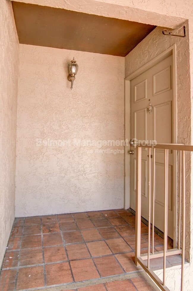 Building Photo - 1096 Azalea Ln