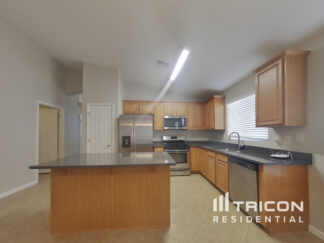 Building Photo - 2256 W Jasper Butte Dr