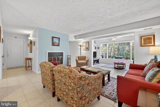 Foto del edificio - 910 Windbrooke Dr