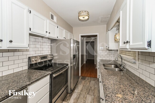 Foto del edificio - 4990 N Peg Ln