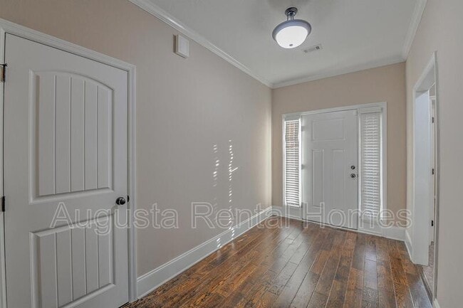 Foto del edificio - 1328 Royal Oak St