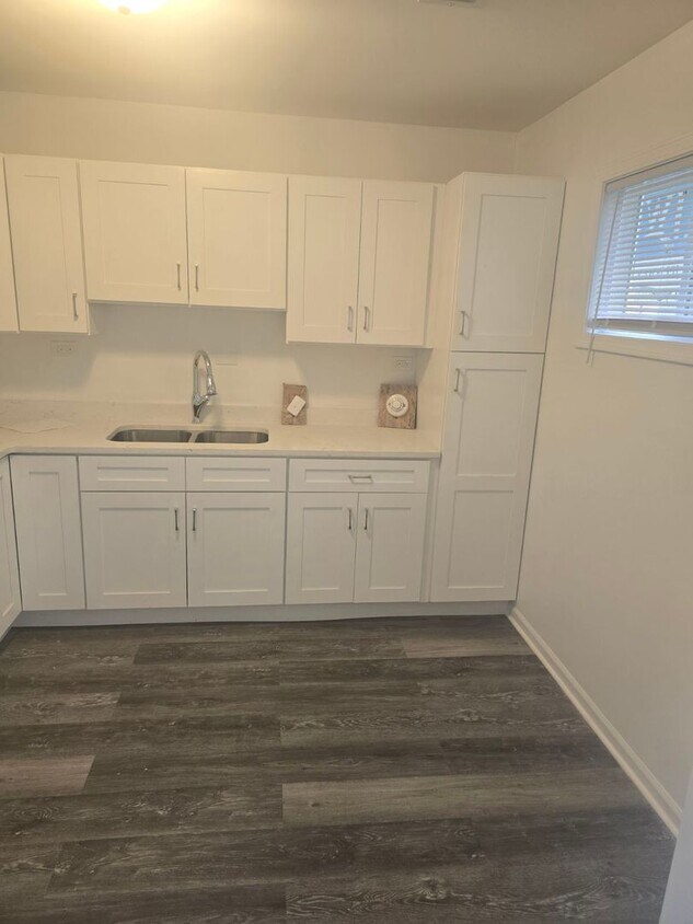 Foto principal - Section 8 Accepted 3 Bedroom w/Fenced Yard