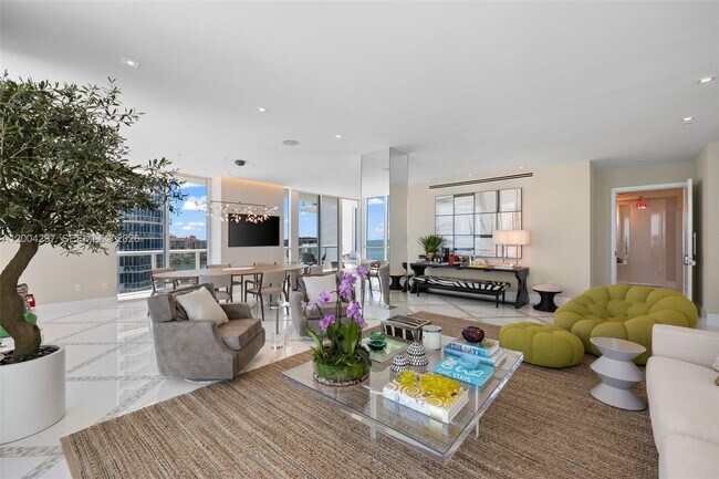 Foto del edificio - 50 South Pointe Dr