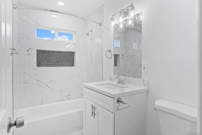 Foto del edificio - 3821 Marlborough Ave