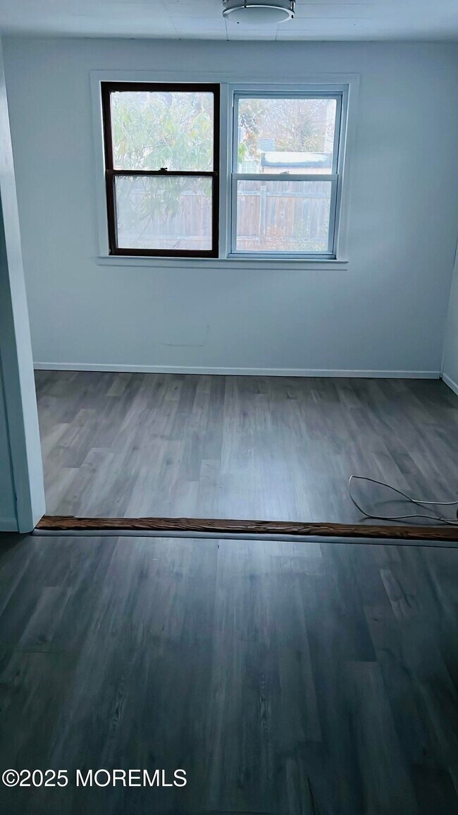 Building Photo - 439 Mantoloking Rd