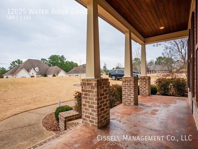 Foto del edificio - 12025 Water Ridge Dr