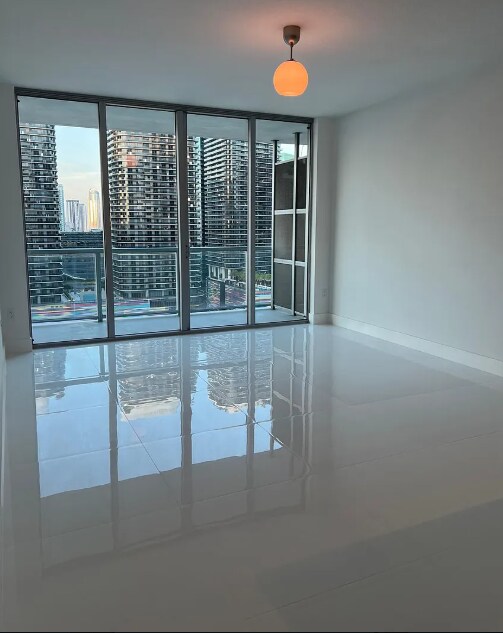 Foto del edificio - 1111 SW 1st Ave