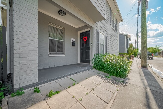 Building Photo - 1101 Saulnier St