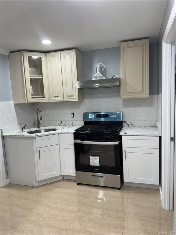 Foto principal - 4211 Throgs Neck Expy