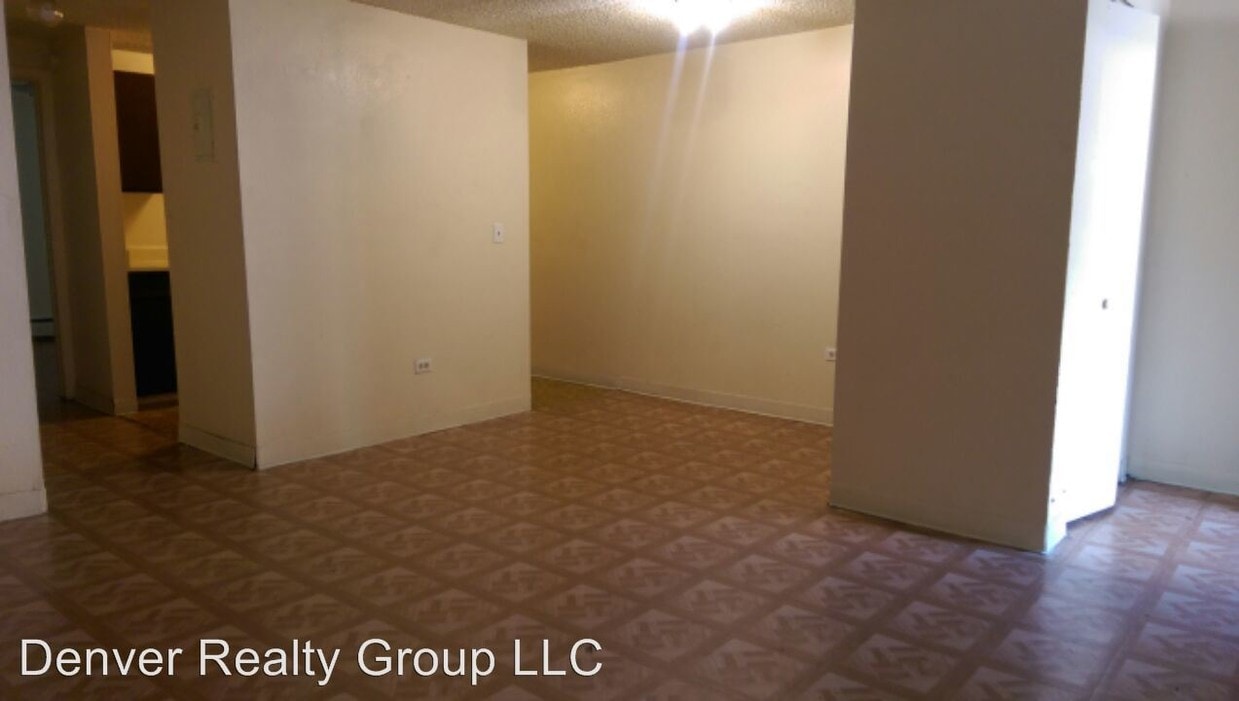 Primary Photo - 1390 Moline St