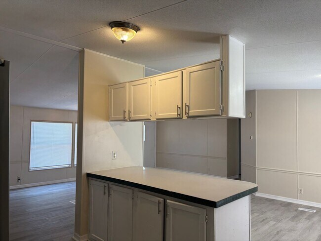 Foto del edificio - 4bath/2bath Mobile Home in Bay Hills Commu...