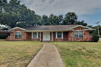 Building Photo - 7108 Ellis Rd