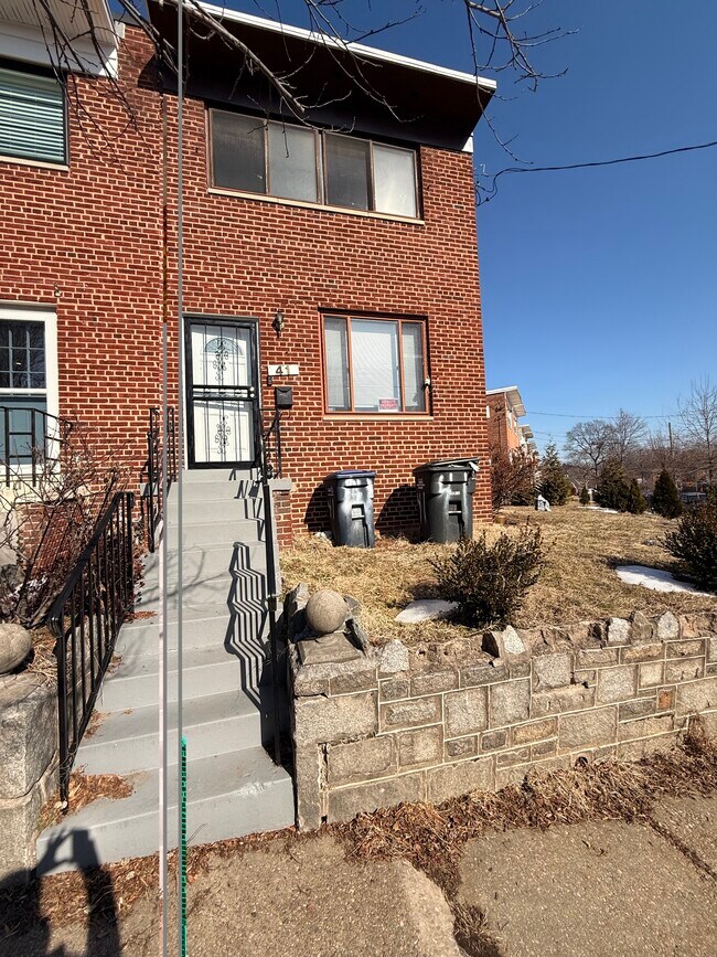 Building Photo - 41 Tuckerman St NW