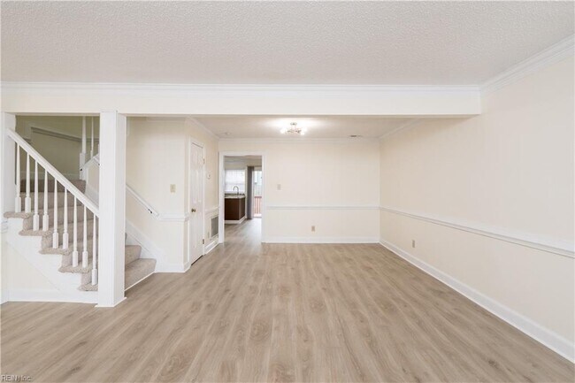 Foto del edificio - 670 Lord Dunmore Dr