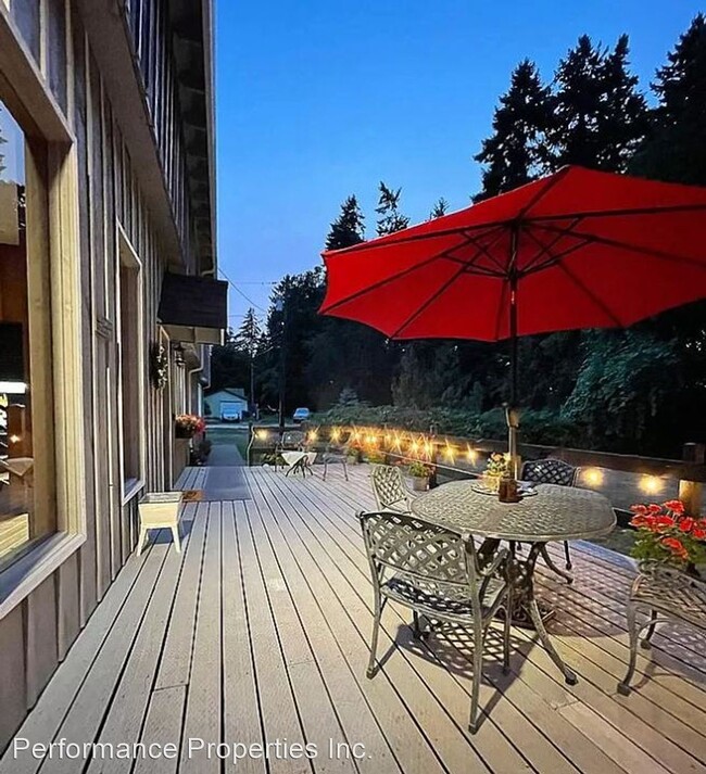 Building Photo - 4 br, 3.5 bath House - 6285 Holmes Street