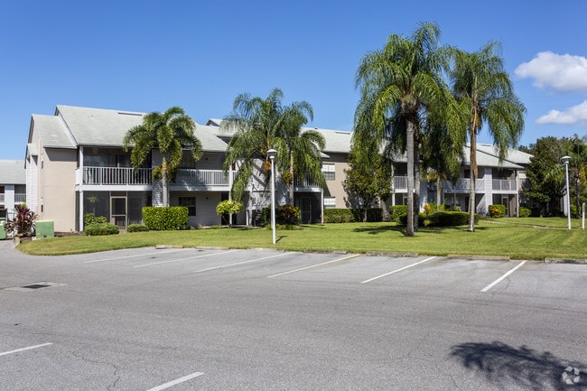 Building Photo - Timber Chase at Sarasota Bay