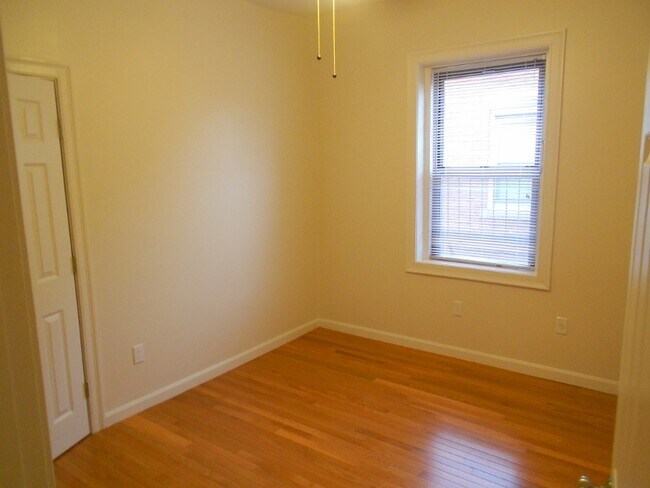 Building Photo - 25 Edgerly Rd