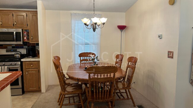 Foto del edificio - ?? 55+ Senior Living Community - 3 Bedroom...