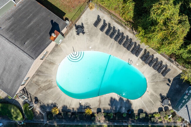 Pool Area - Tartan Place