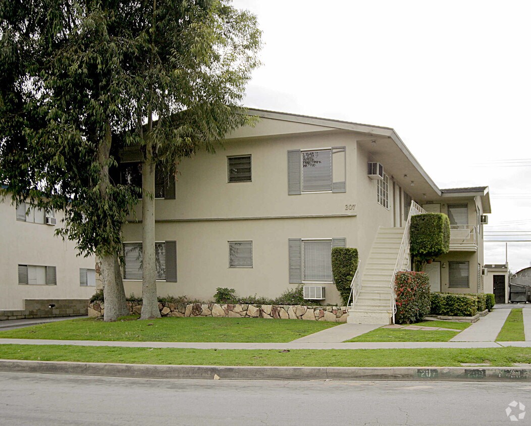 Foto del edificio - 207-211 1/2 N Grandview Ave