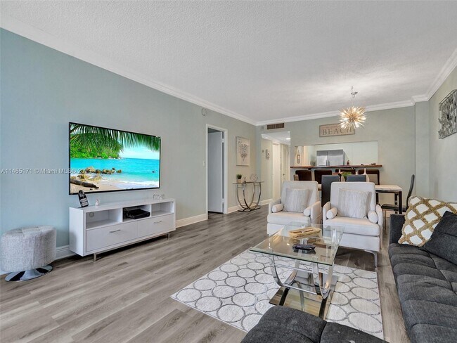 Building Photo - 3725 S Ocean Dr