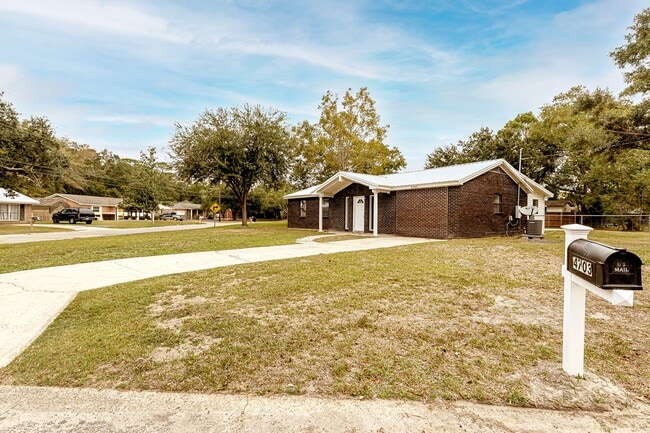 Building Photo - 4703 Bronfair Ave