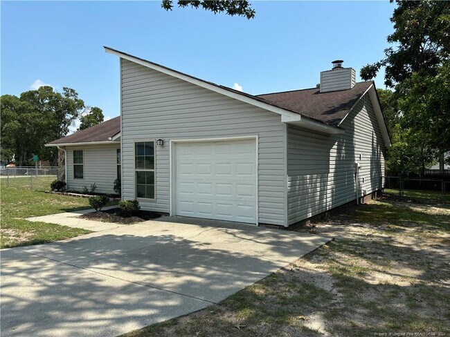 Building Photo - 5717 Trevino St