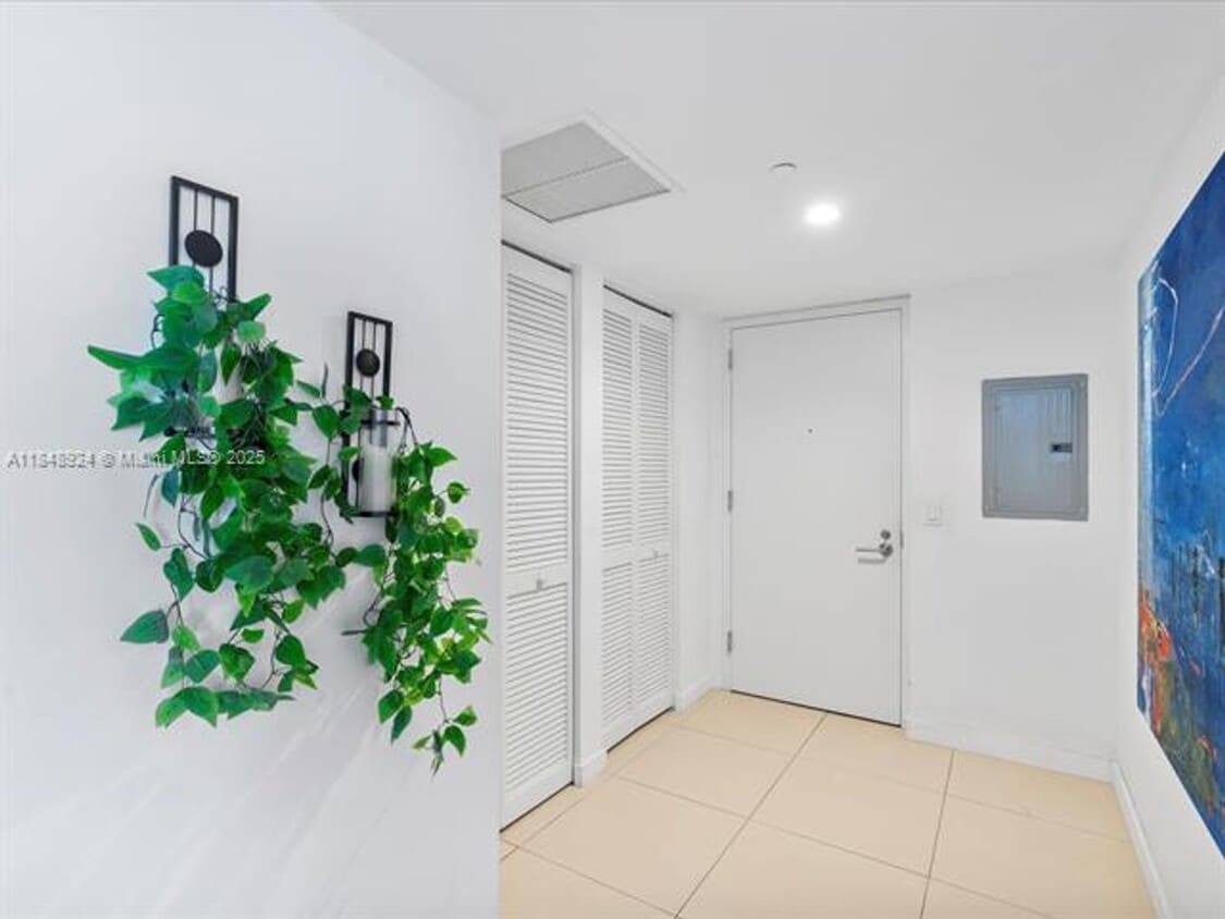 Photo - 31 SE 6th St unit 802 (A11848924)