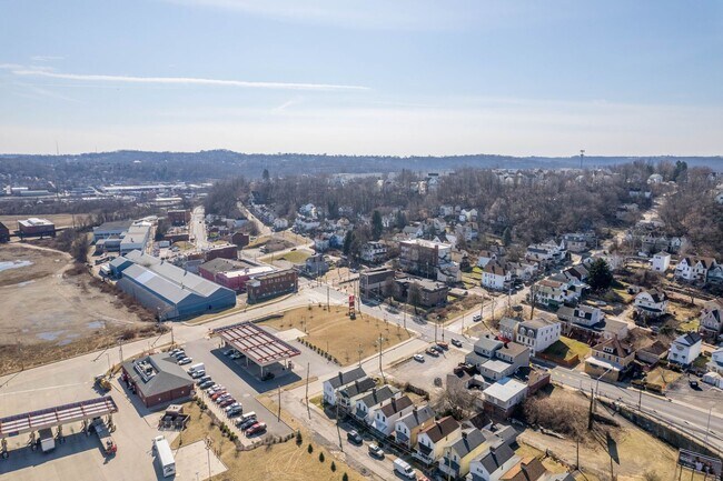Building Photo - 1ST MONTH FREE! 2 Bedroom home in McKees R...