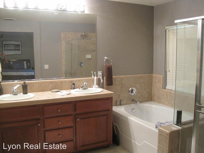 Building Photo - 3373 Shearwater Dr