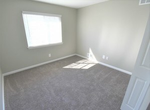 Building Photo - Woodbury Gardens Apartments & Townhomes