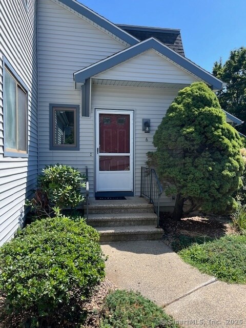 Primary Photo - 6 Chestnut Hill Rd