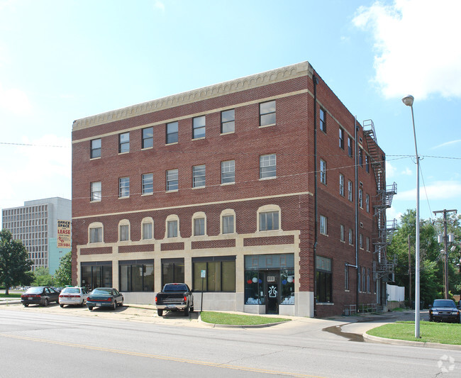 Building Photo - Casson Building