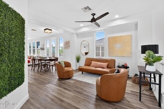 Building Photo - 15221 N Clubgate Dr