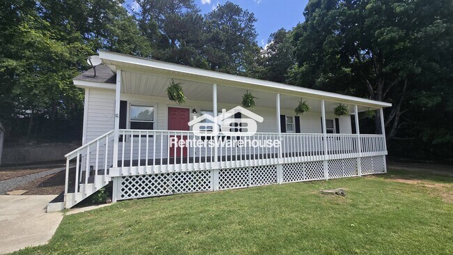 Building Photo - 518 Riverside Rd