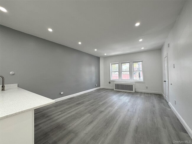 Building Photo - 209-211-211 Main St