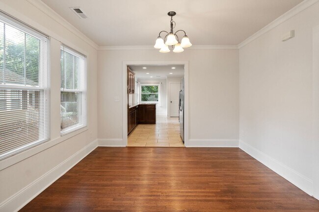 Foto del edificio - 2130 Chesterfield Ave