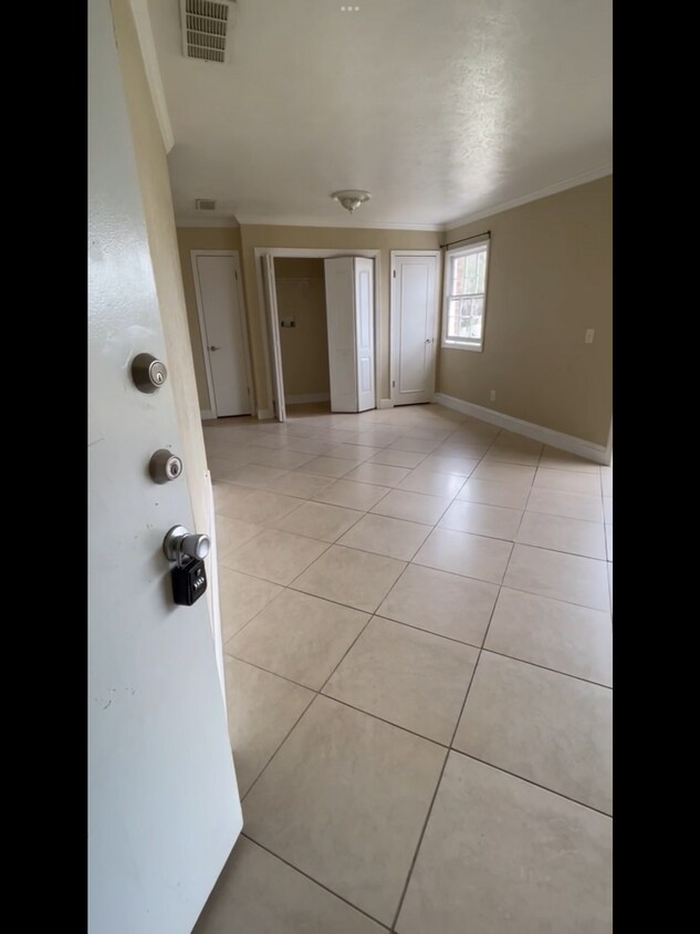 13757 Juniper Blossom Dr Unit 203, Tampa, FL 33618 Condo for Rent in