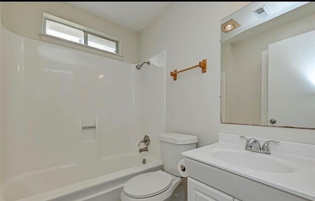 Building Photo - 4222 Sevan St